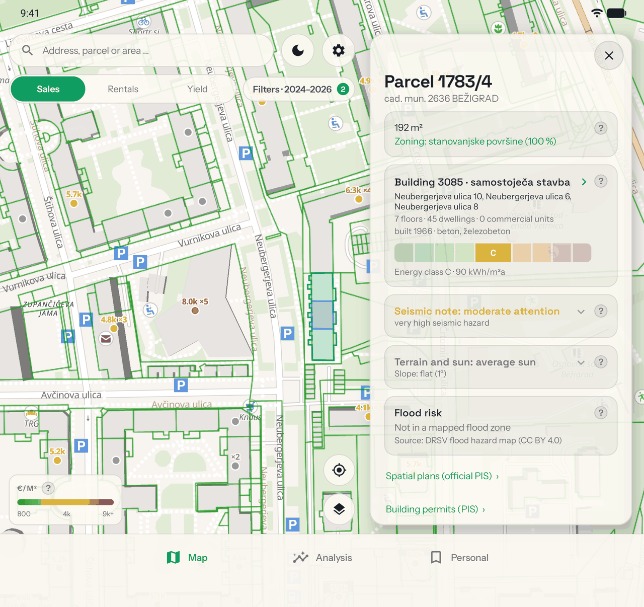 Cenilko on an unfolded foldable: the price map beside a full parcel and building report on the large inner screen